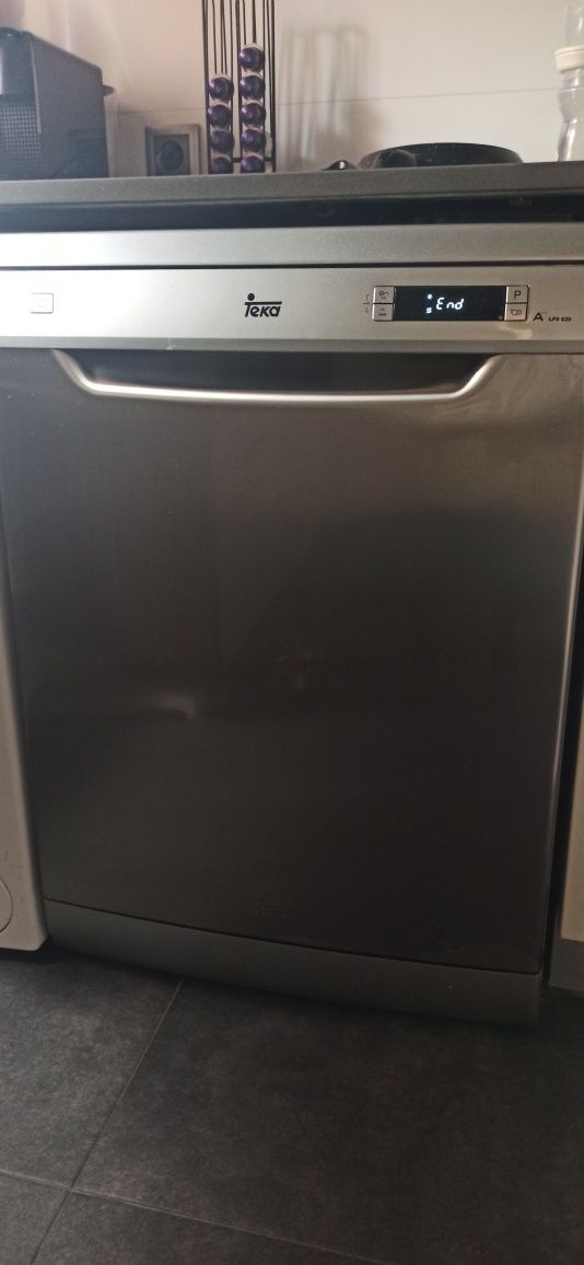 Máquina Loiça TEKA LP8 820 inox, A++, a funcionar