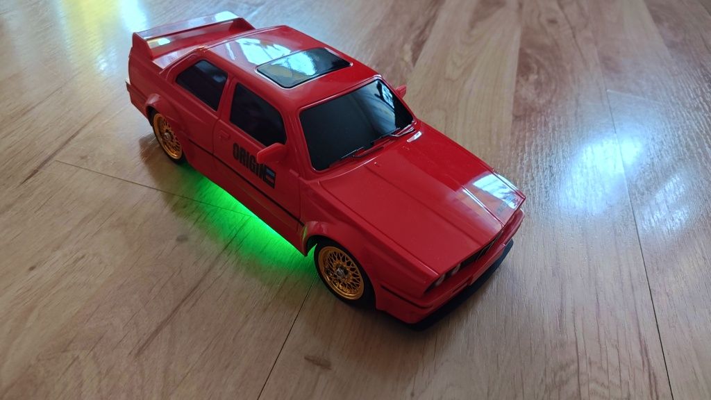 Samochód zdalnie sterowany RC BMW E30 M3 do Driftu Evo Neony Driftowan