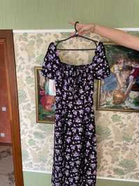 Сукня чорна з фіолетовими квітами