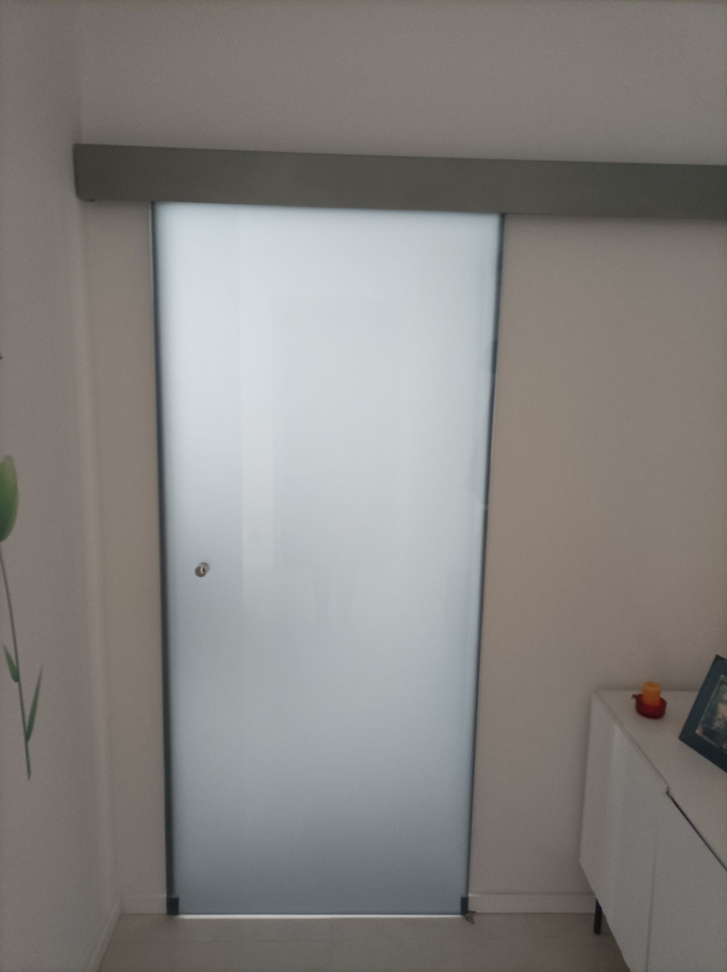 Drzwi wewnętrzne szklane do pokoju przesuwne
