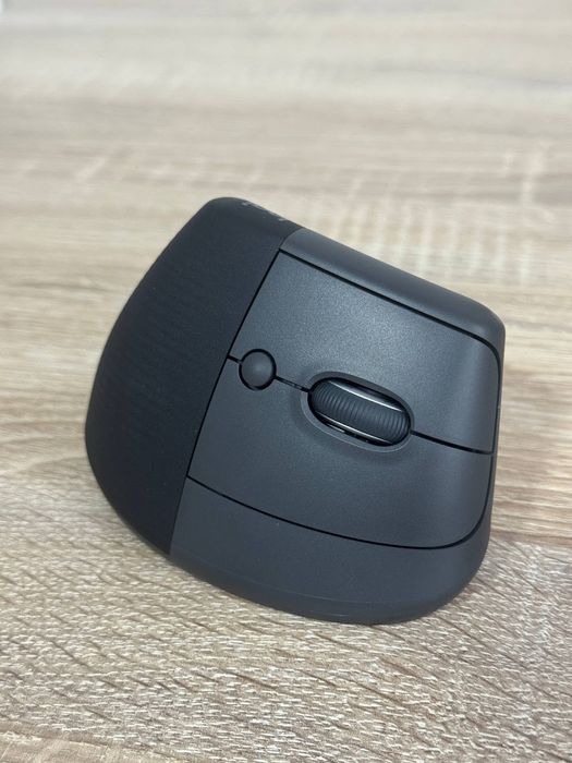 Бездротова миша Logitech Lift Ergonomic Vertical Graphite (910-006473)