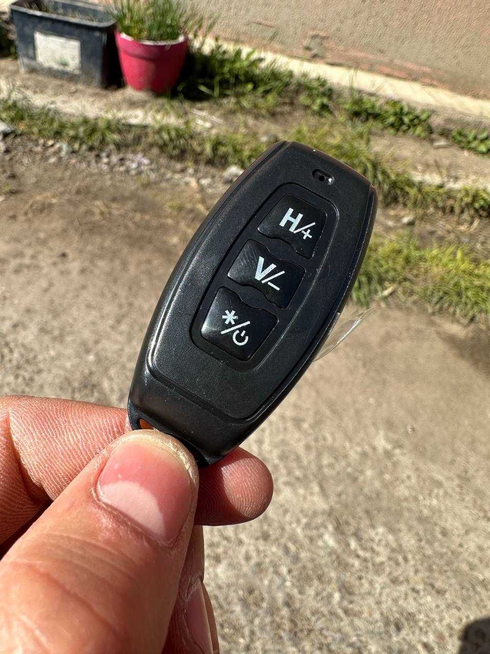 Лазерный уровень 16 линий зелёный + 2 АКБ, штатив, кейс, USB зарядка