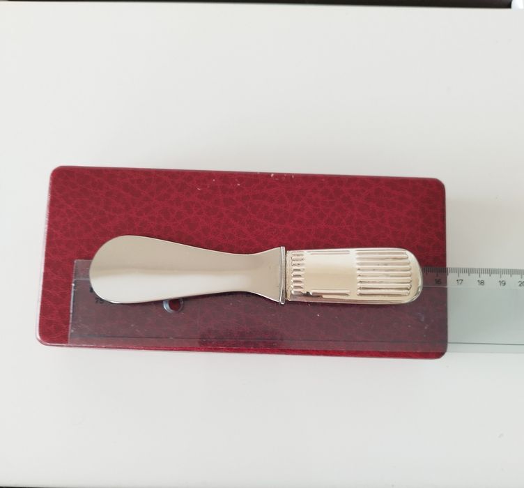 Calçadeira com cabo em prata 835