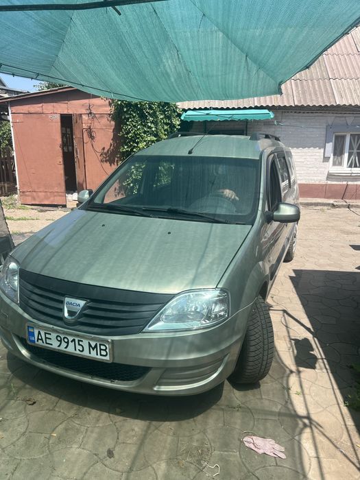 Продам Dacia Logan MCV 1.6 v16 в хорошем состоянии