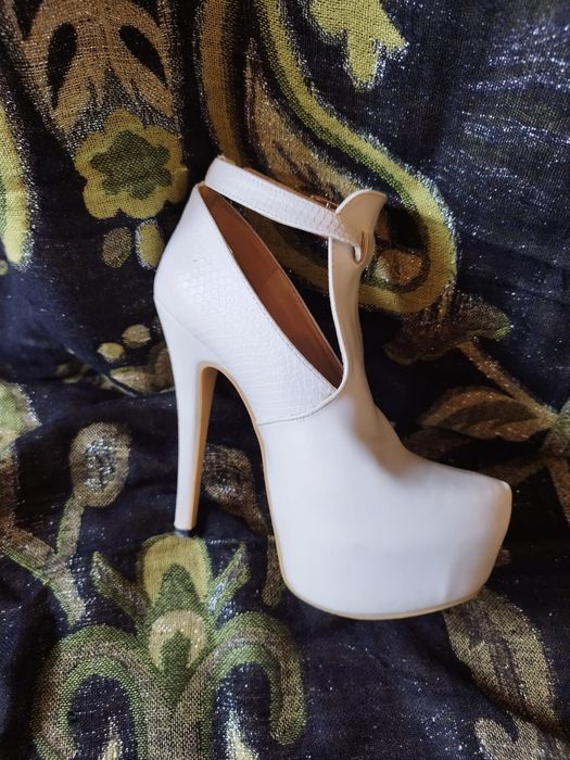 Sapatos brancos de Plataforma Sergio Todzi