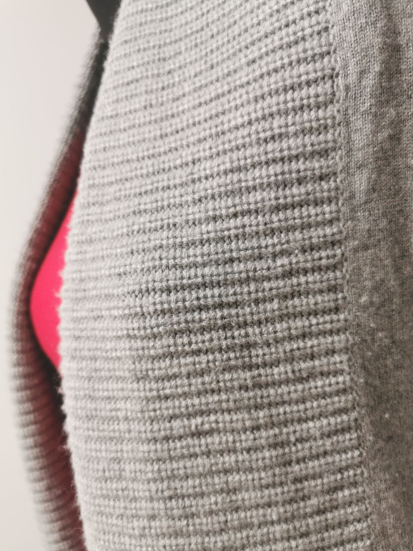 Sweter marki AC Merino – wykonany z kaszmiru, rozmiar S-M