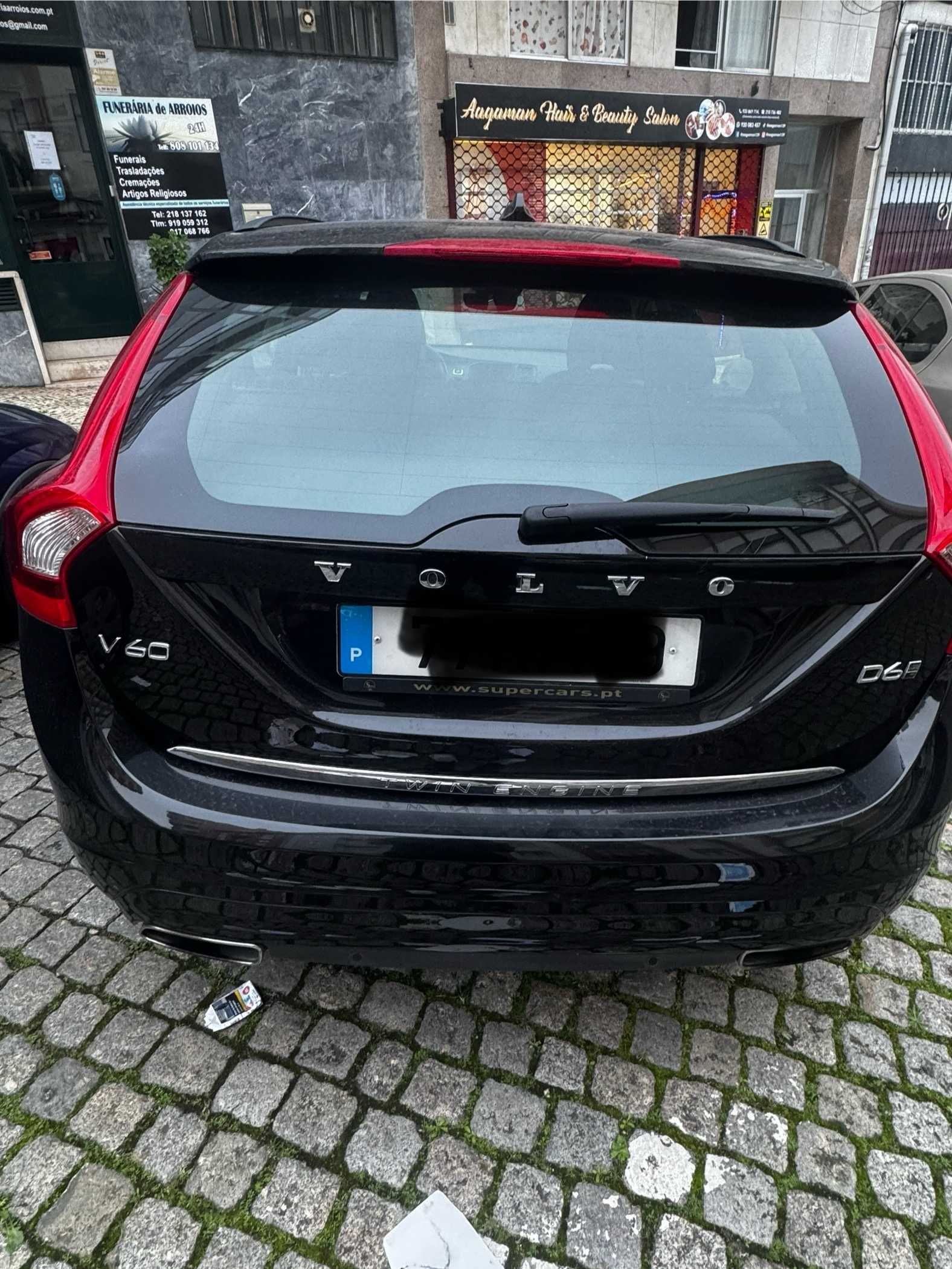 Volvo - V60 2.4 D6 Momentum AWD Phev