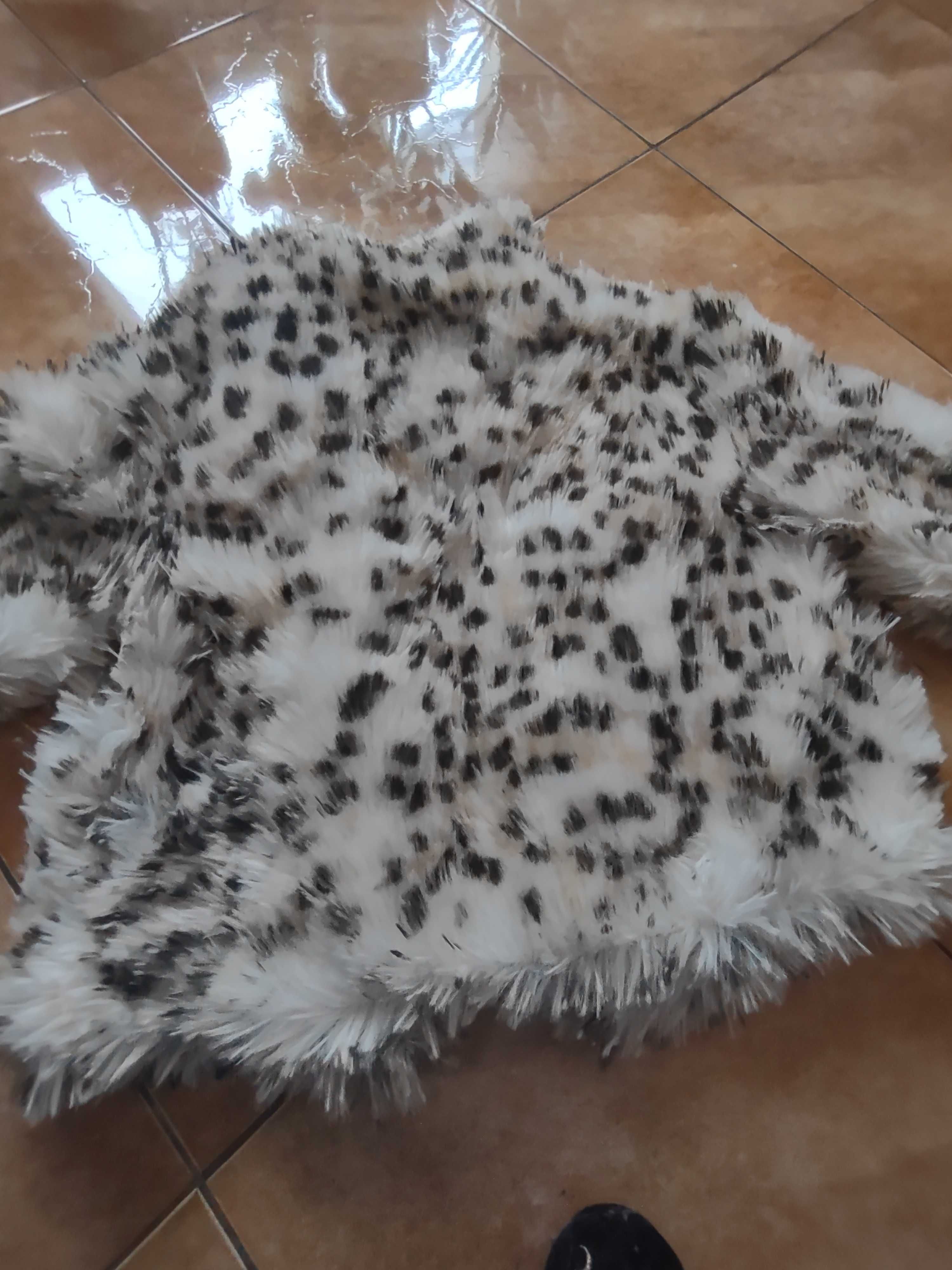 Futerko sztuczne na wzór ocelota.