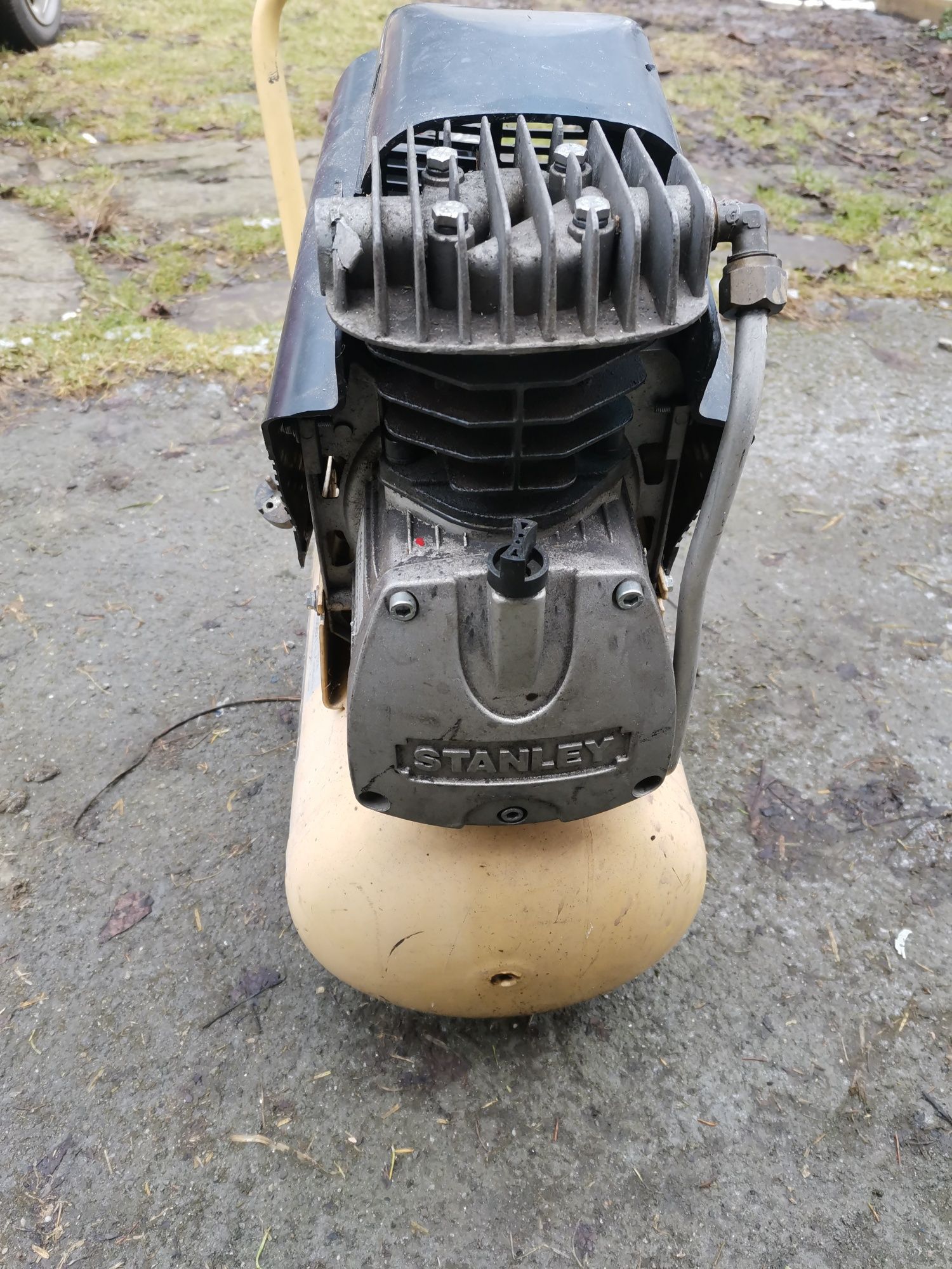 Kompresor 24 l. 10bar.