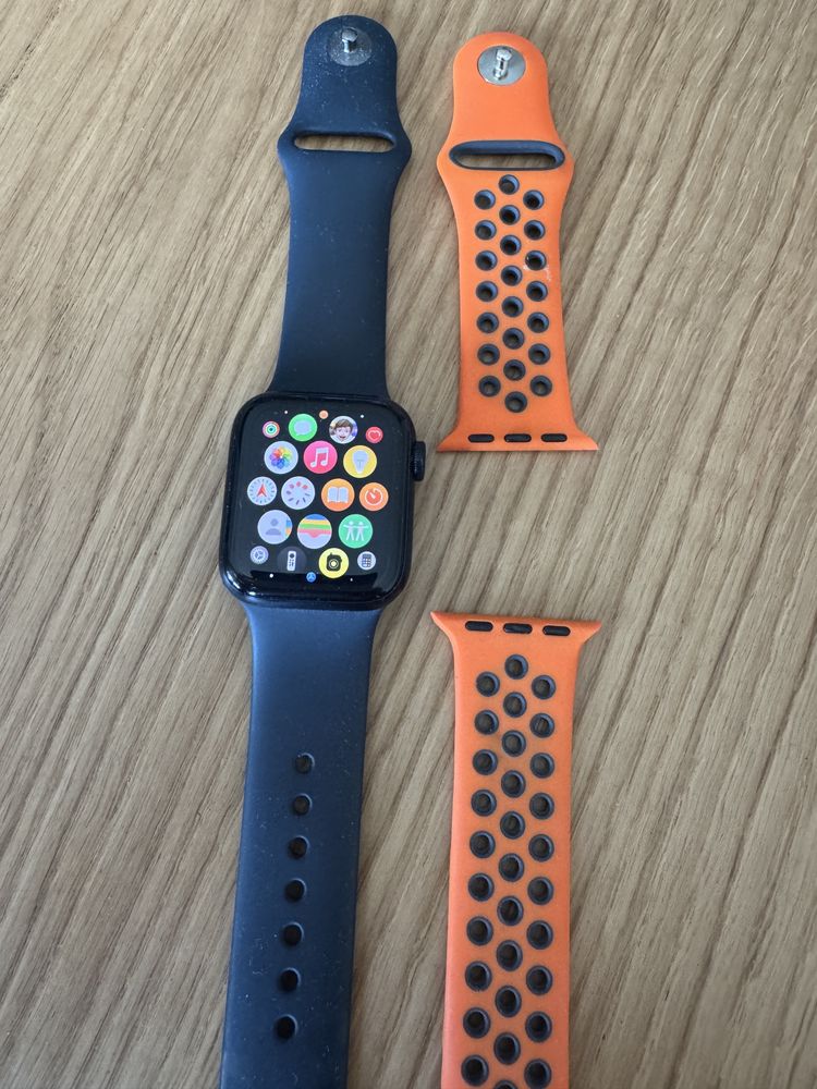 Apple Watch SE 2  40 mm A2722 stan bardzo dobry