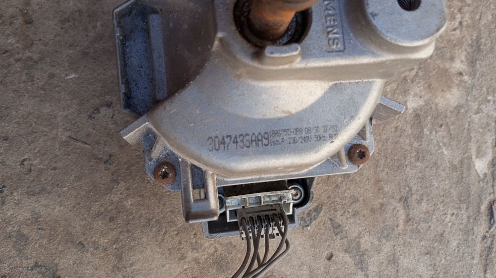 Продам двигун з реміньом до пральної машини SIEMENS