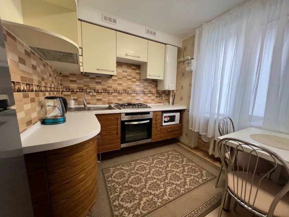 Помогу с жильем переселенцам ,иногородним ,студентам