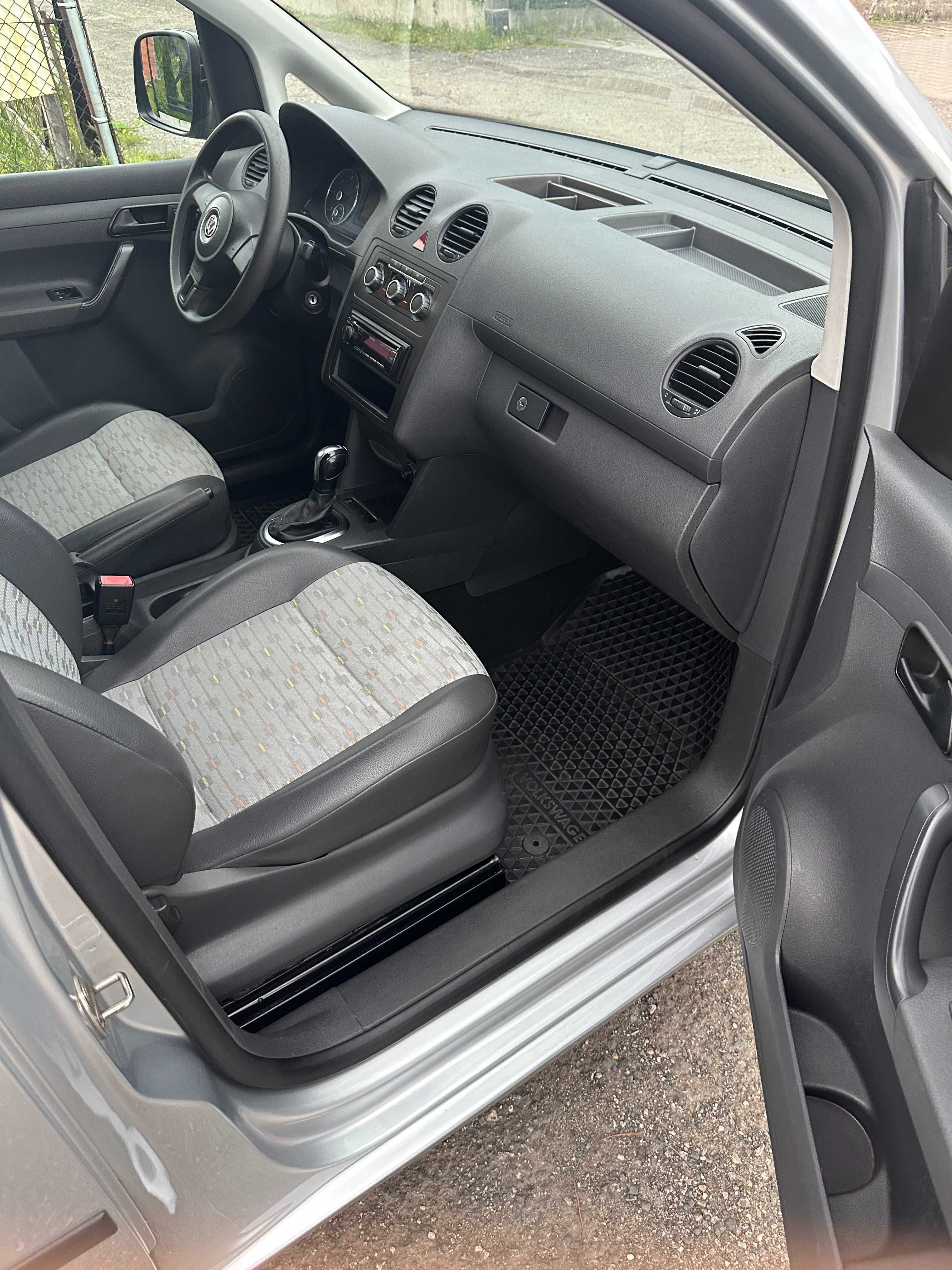VW CADDY III 1.6 TDI 2010r. DSG 102KM