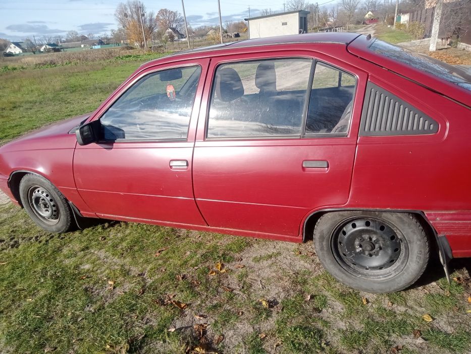 Продам Опель 1991р. 1.6бензин.