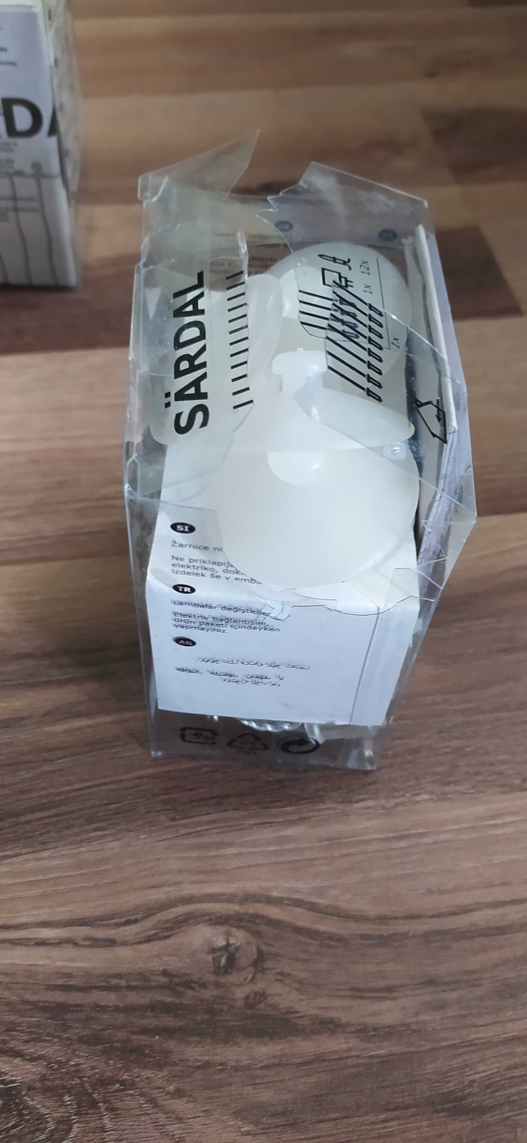 Lampki Led Ikea Sardal zasłona z przylepcami kurtyna Lustro okno