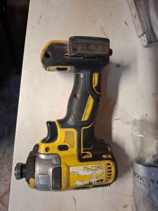Dewalt zakretarka body