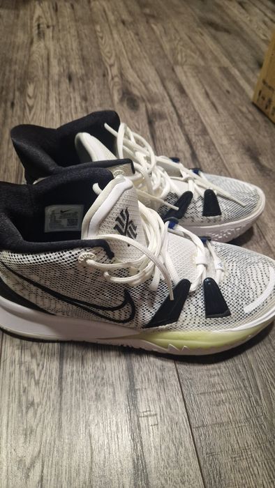 Кроссовки Nike Kyrie 7