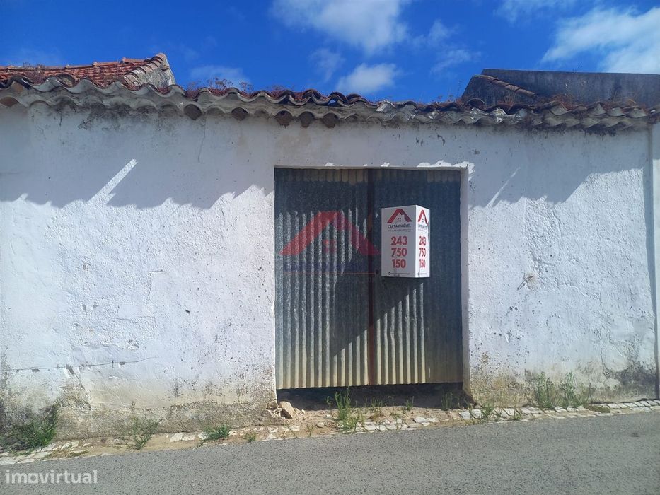 Armazém  Venda em Manique do Intendente, Vila Nova de São Pedro e Maçu