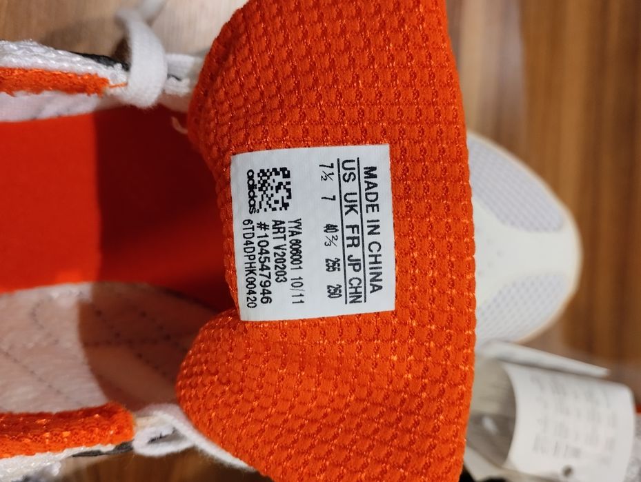 Sapatilhas de atletismo de bicos da Adidas