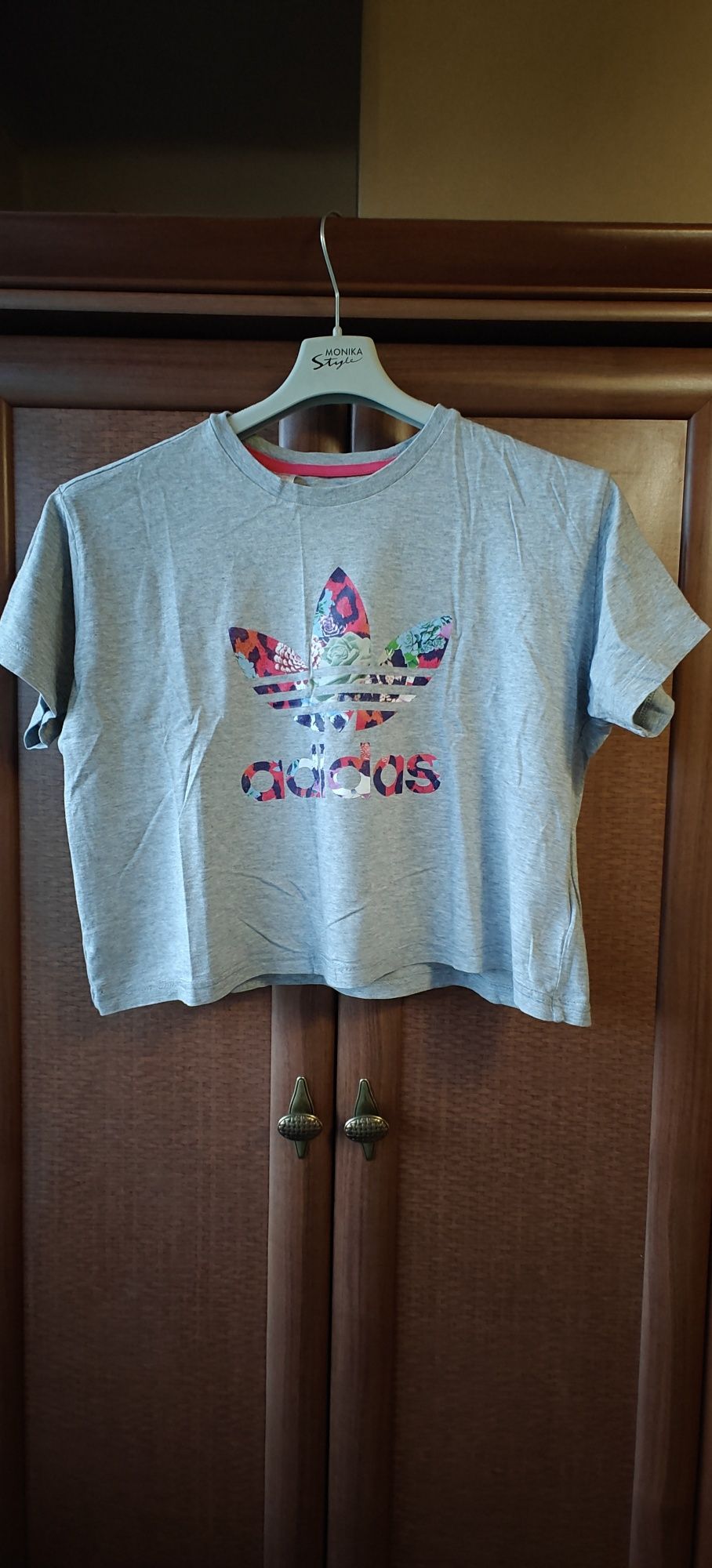 T-shirt/ crop top/ koszulka adidas
