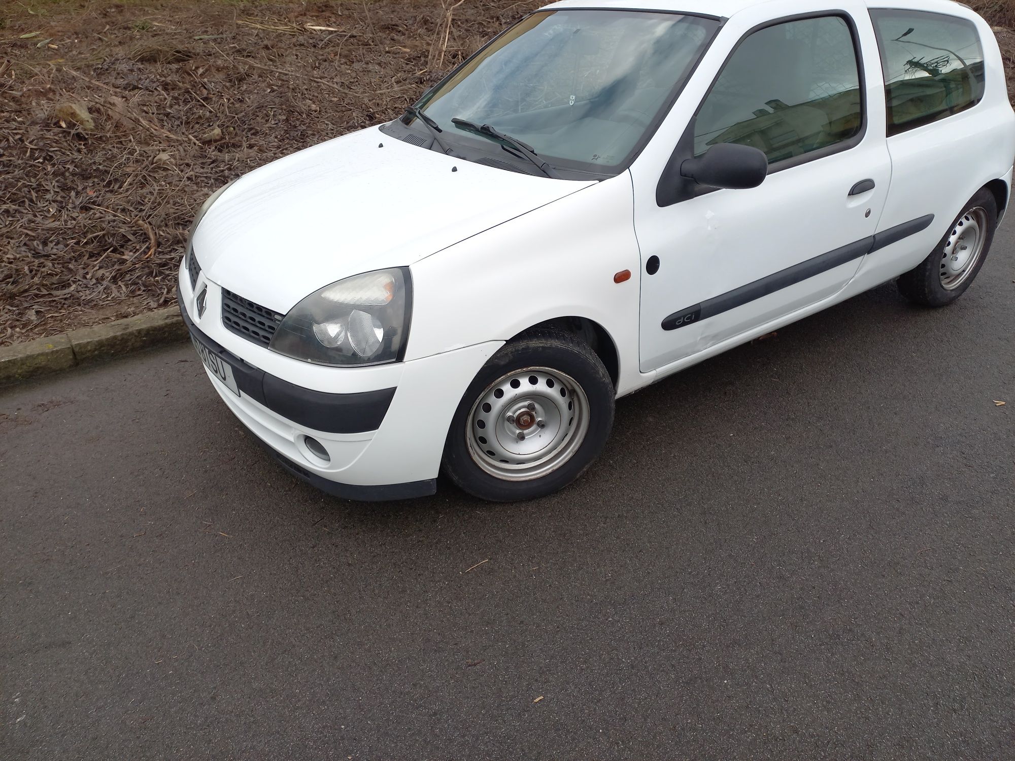 Clio 2002 em bom estado