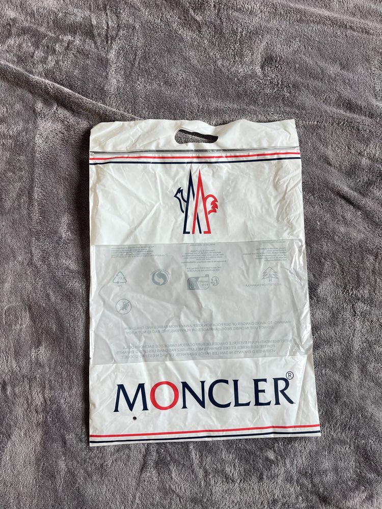 Tshirt Moncler preta