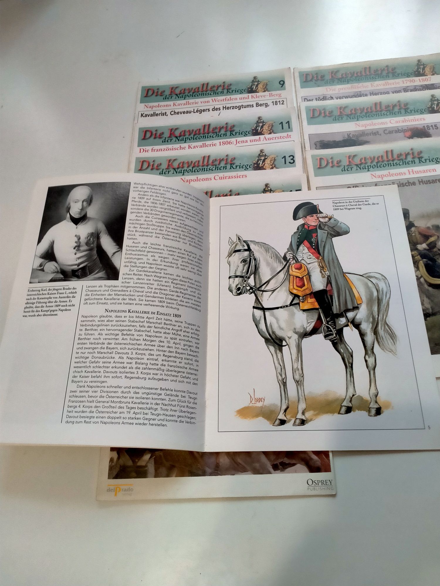 Książka historyczne mundury broszury