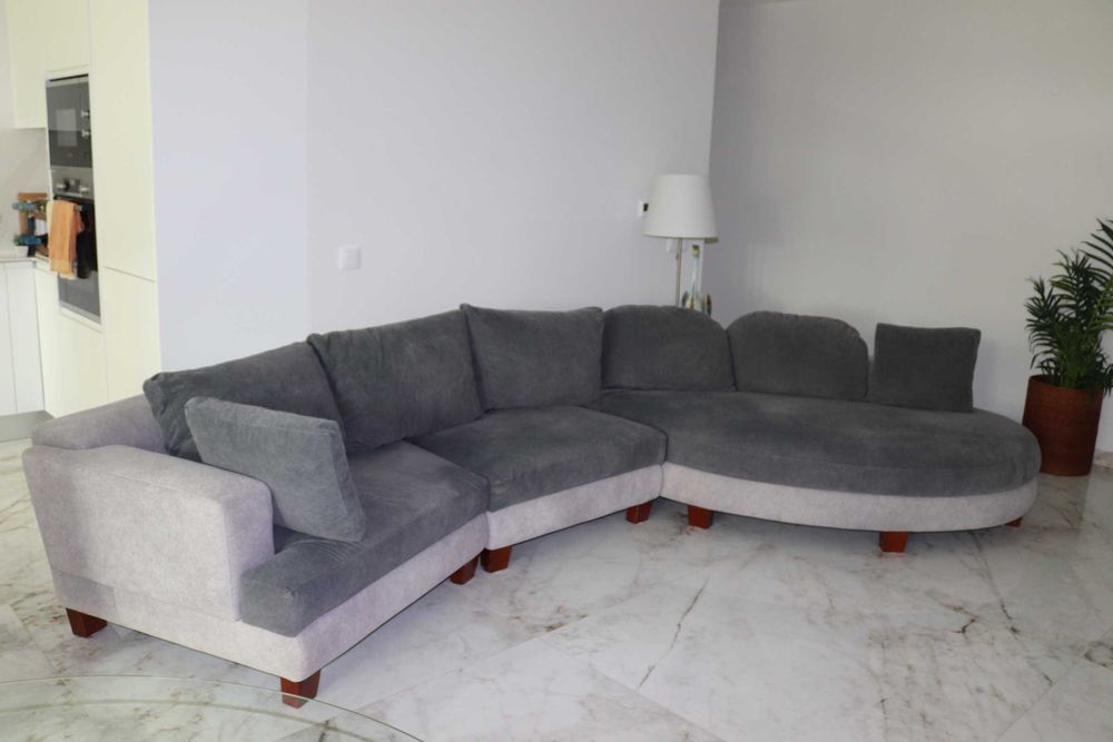 Sofá Cinza com Chaise Longue - Tecido Anti-Arranhadelas Renovado