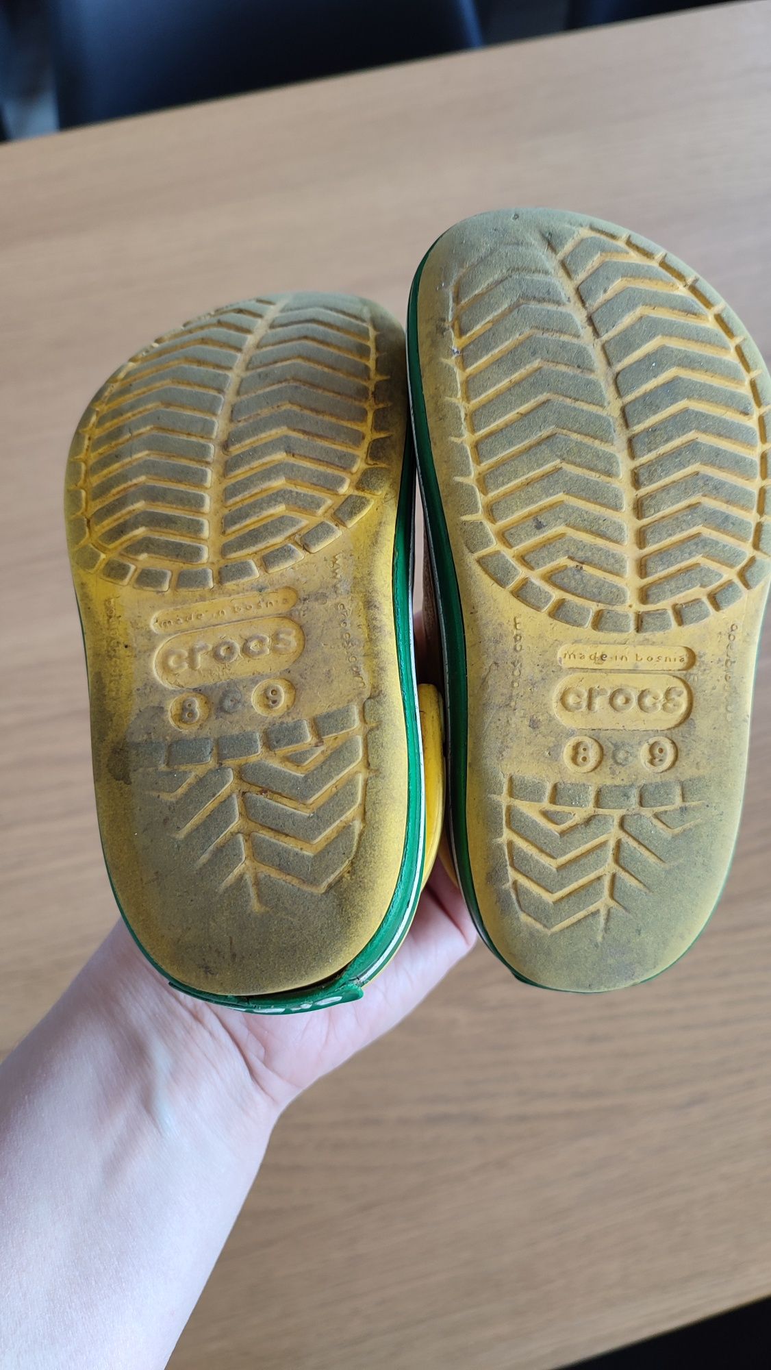 Żółte klapki Crocs 8c9 rozm. 24/25