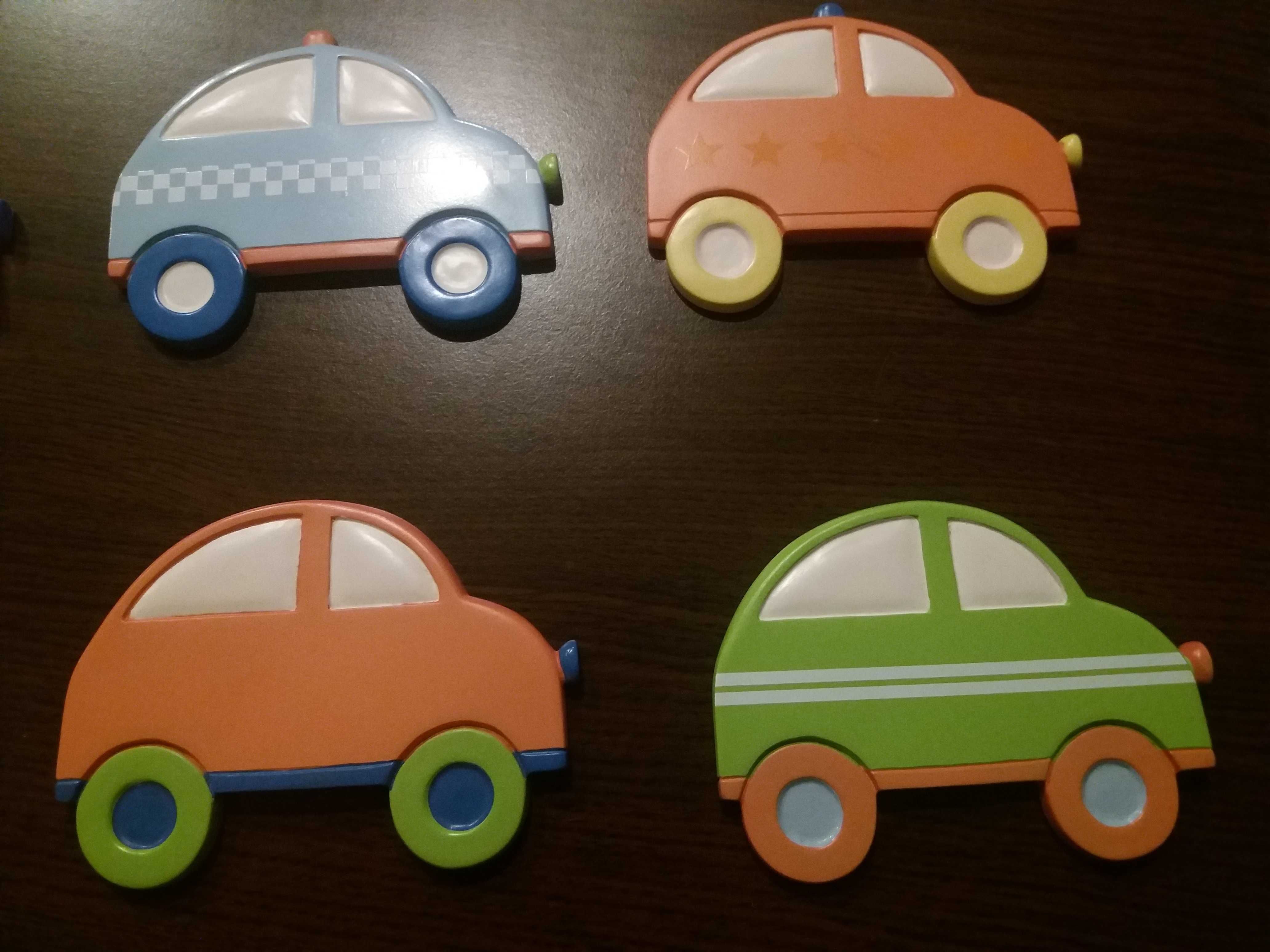 Carros de porcelana para decoração