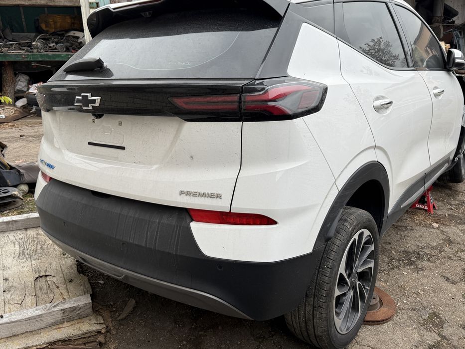 Бампер Chevrolet Bolt EUV 2023