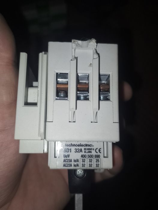 многополюсные выключатели нагрузки с ручным управлением