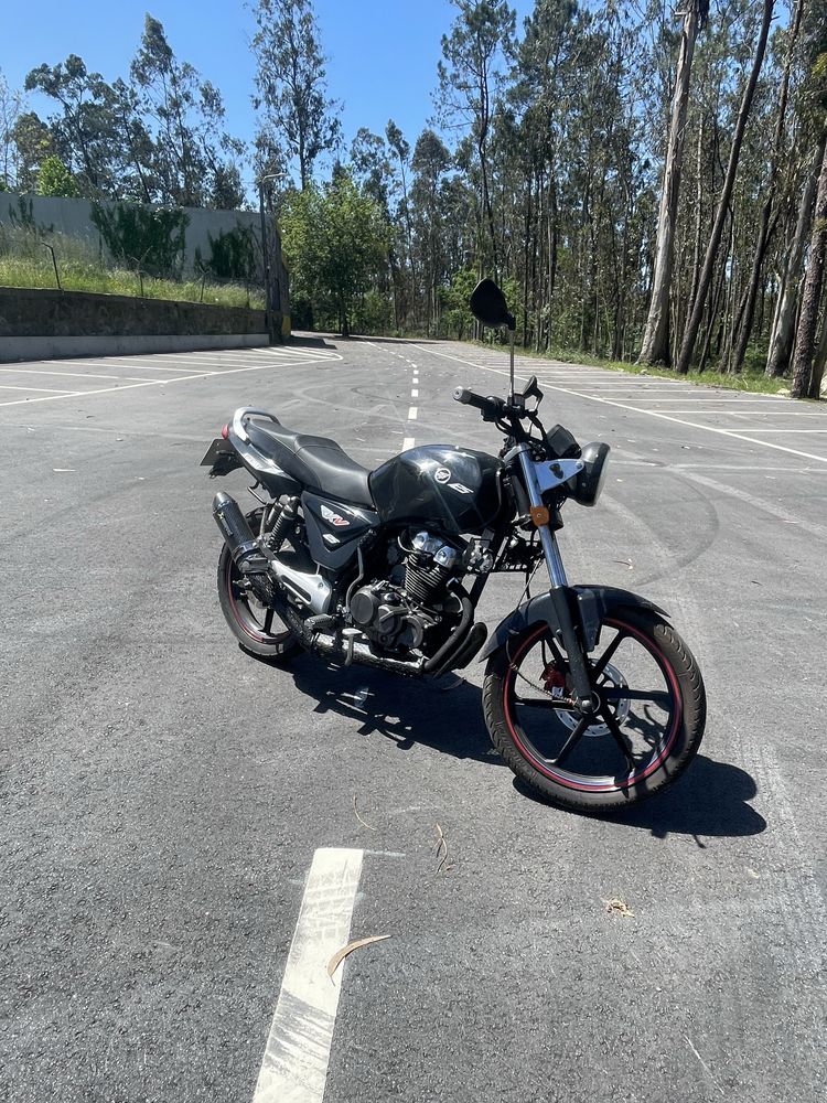 Vendo keeway rkv , ler descriçao