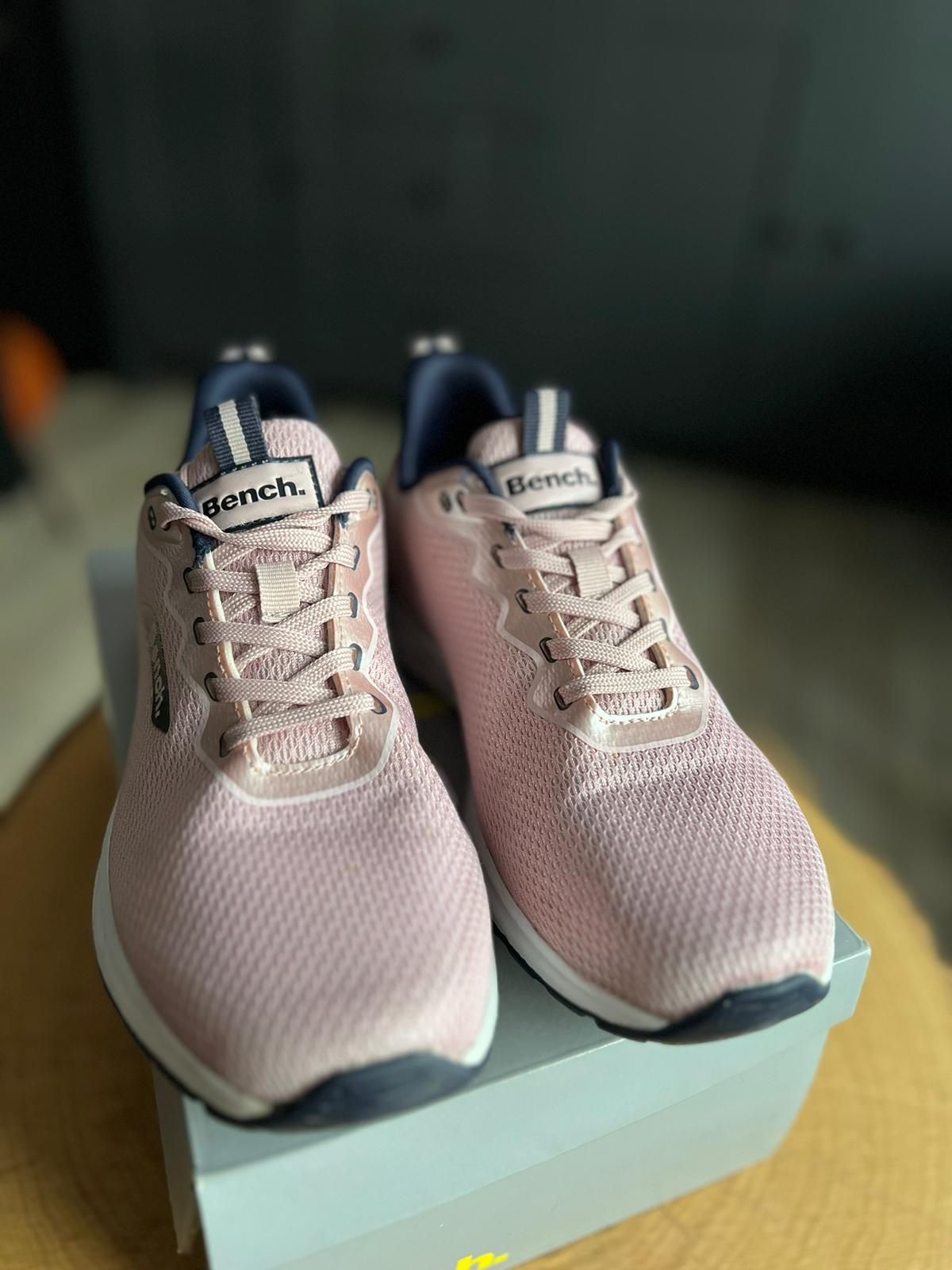 różowe sneakersy damskie Bench