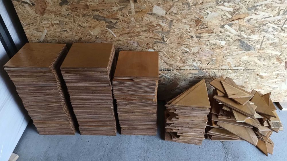 Panele ze sklejki lakierowane 30x30cm 8mm + łączenie 256 sztuk