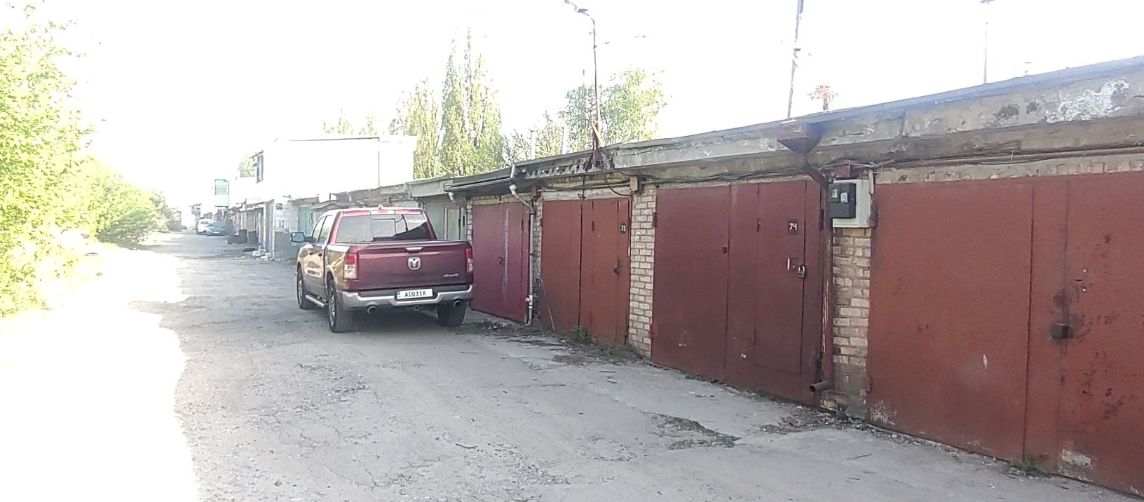 Гараж Академмістечко Степанченка 8а ГБК Факел 21квм+яма Цегляний.