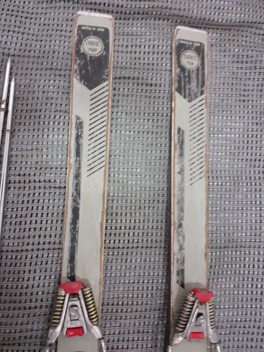 Narty stare polskie polsport z wiązaniami marker z tamtej epoki