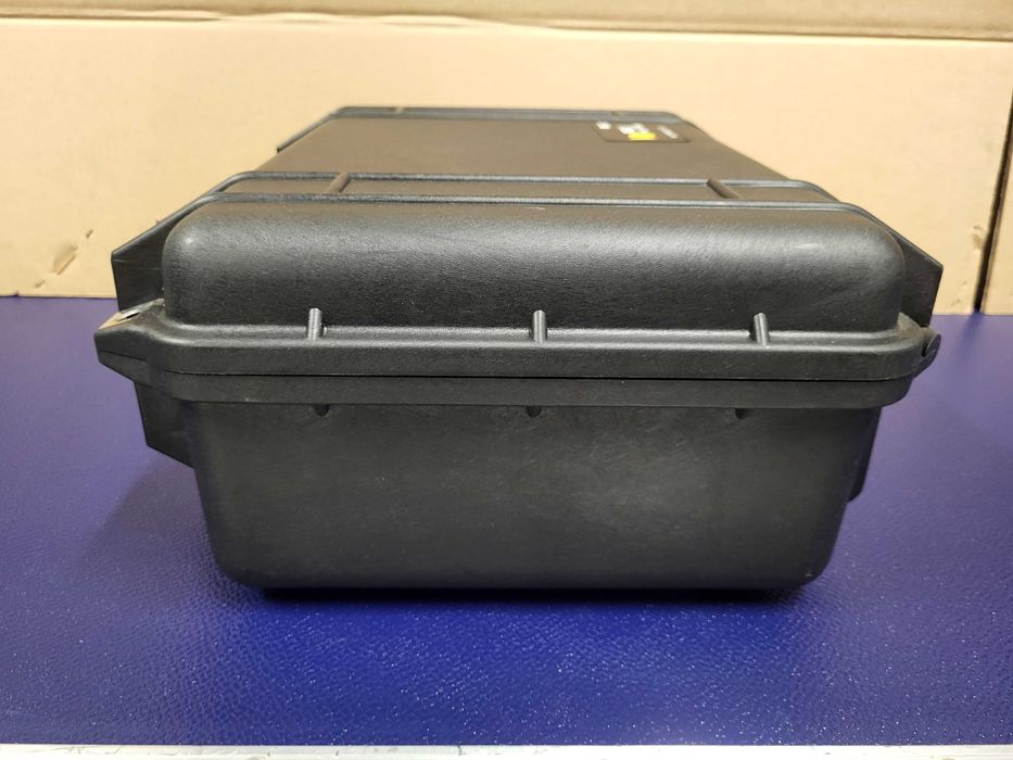 PELI 1450 (37x26x15) pianka / black Pelican walizka, FAKTURA