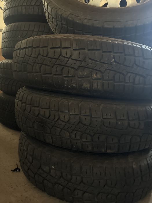 Резина б/у  185/75/16 на Ніву