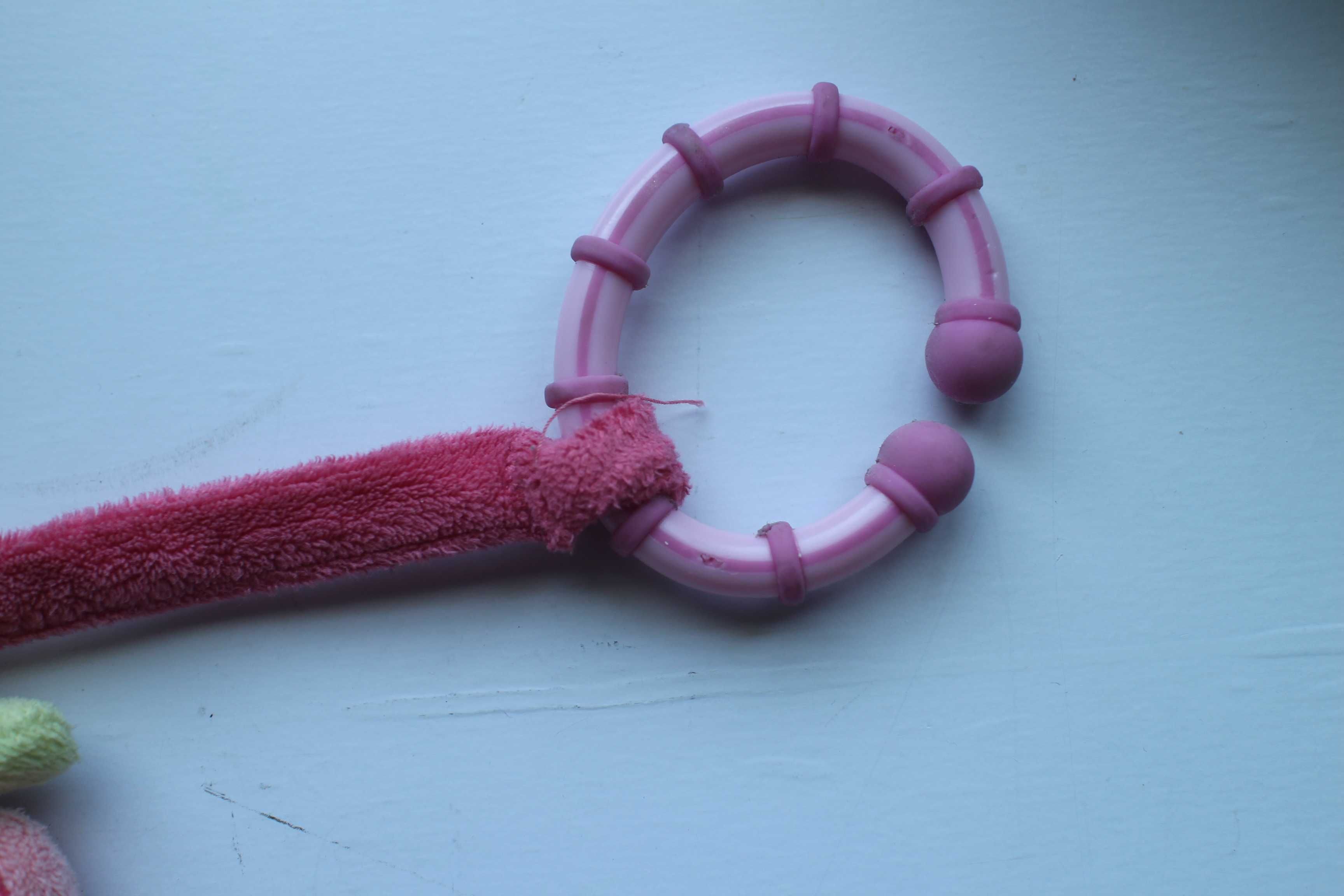 Мобиль игрушка на кроватку коляску розовый для двойни