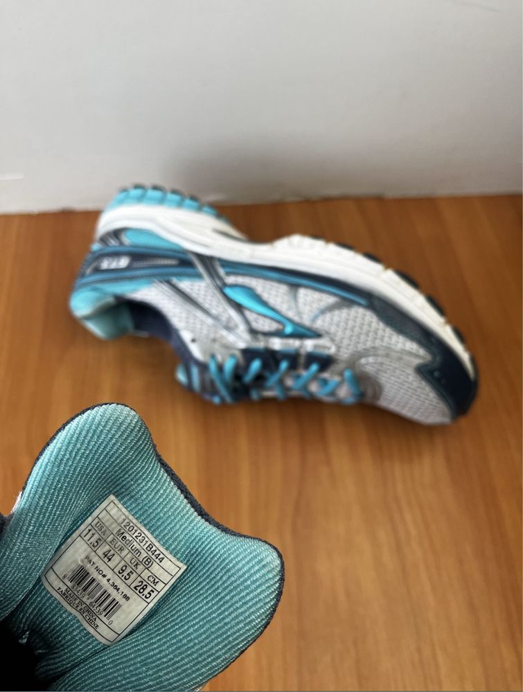 Brooks 44 р 28см