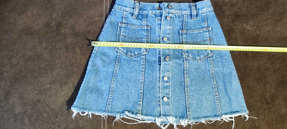 Джинсова спідниця. Розмір 29. Обмін на цікаву книгу