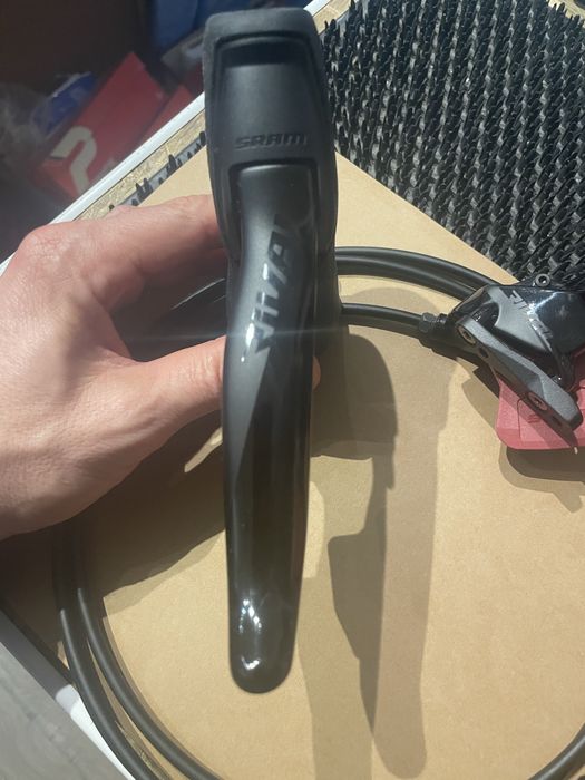 SRAM klamkomanetka+zacisk RIVAL AXS D1 prawa