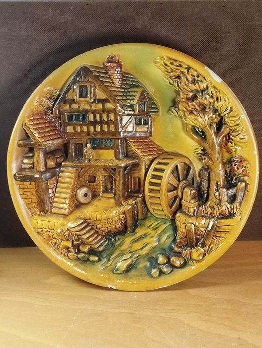 Prato Grande Em Relevo Vintage