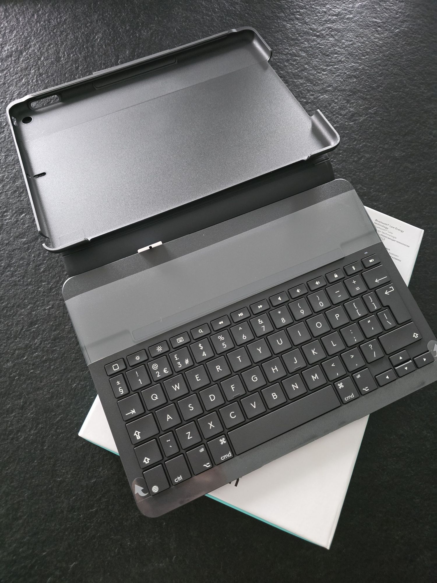 Slim folio iPad (7th and 8th generation) LogiTech