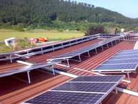 Nowoczesny system grzanie ciepłej wody z paneli solarnych