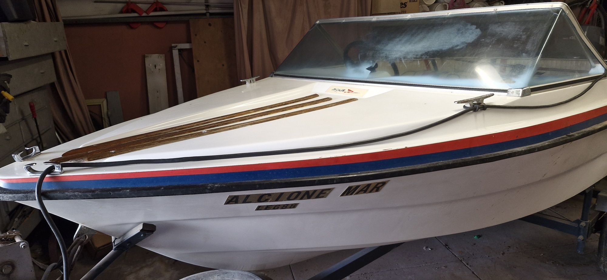 Barco Argus com motor 45 cv
