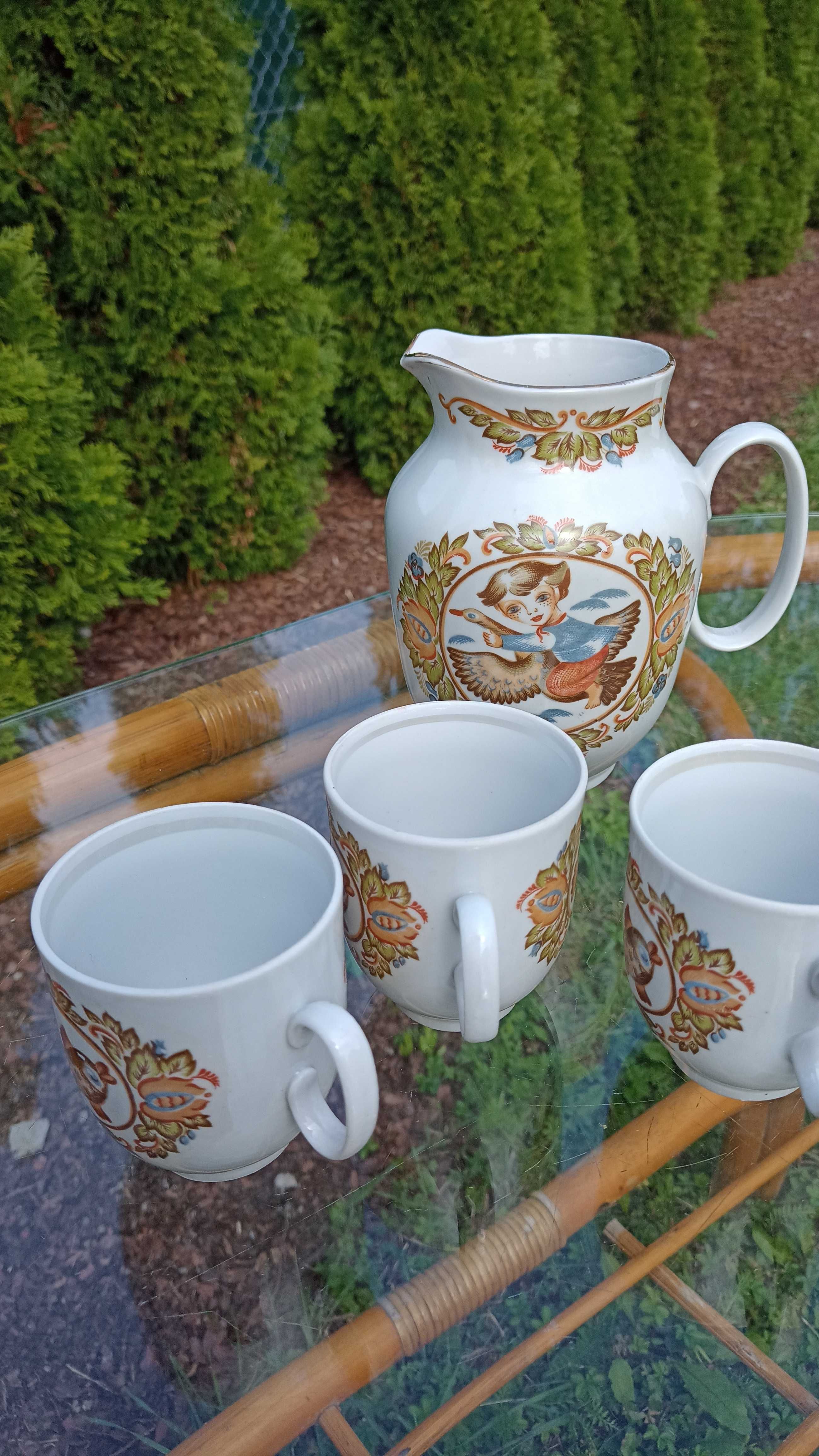 Dzbanek i  3 kubka . Porcelana ZSRR. Połonne.
