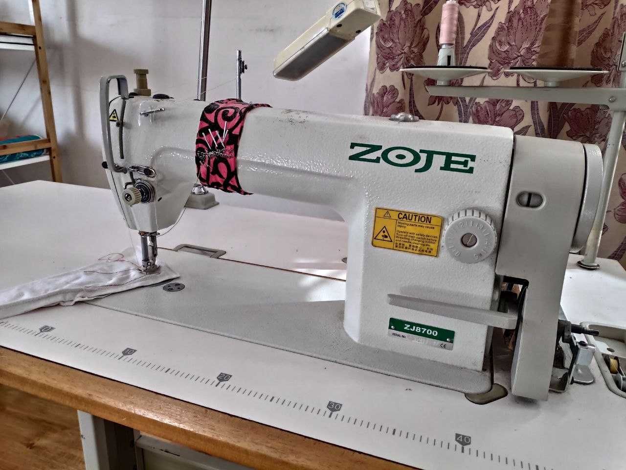 Швейная машинка прямострочка Zoje ZJ-8700 (сервомотор) ОБСЛУЖЕНА