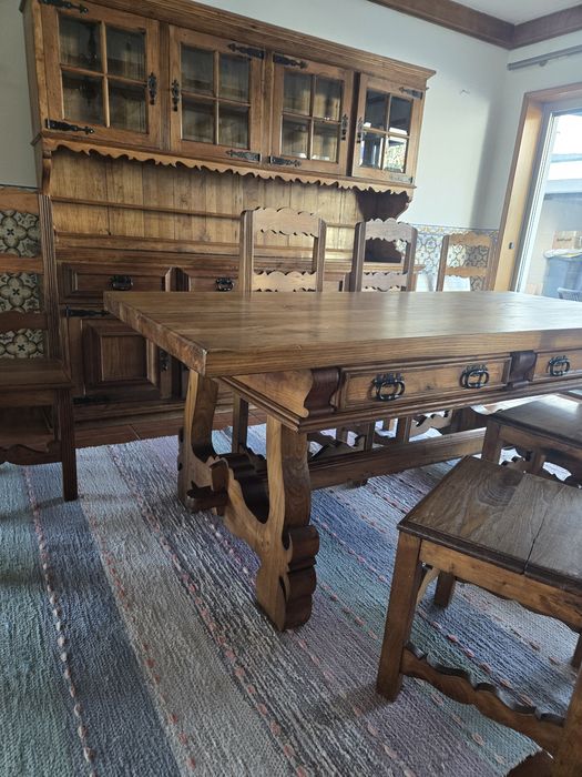 Mesa de jantar e 8 cadeiras - madeira de carvalho velho